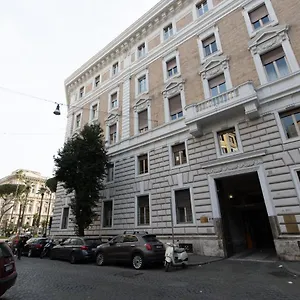 boutique-cavour-apartment.it-romehotels.com/